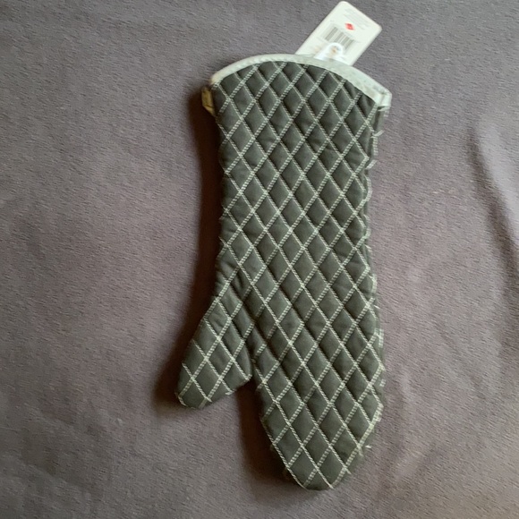 BBQ Grill Mitt,  Flame Resistant Extra Long 17"NWT - Picture 4 of 7